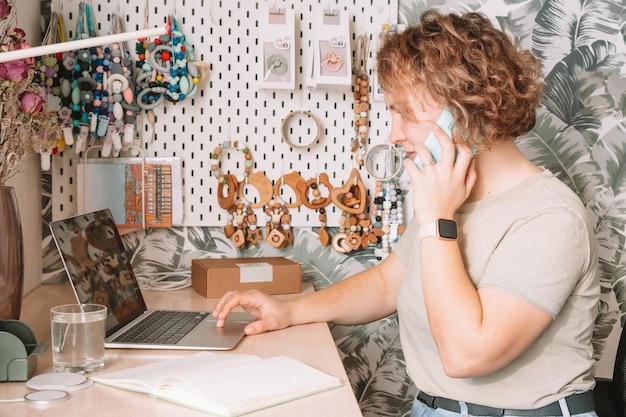 kontakt do pracowni haftu